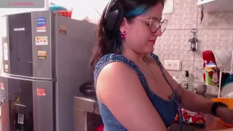 Julieth  online show from 07-08-26, 06:45