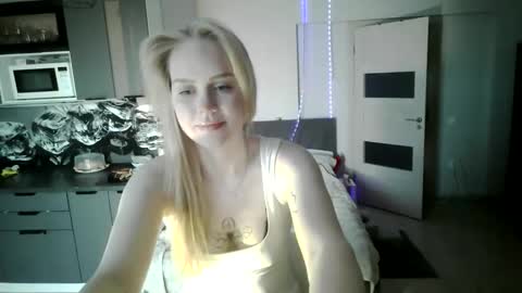 lunapeony online show from 02-23-26, 01:47