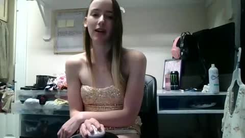 lunapixie2020 online show from 02-04-25, 05:45