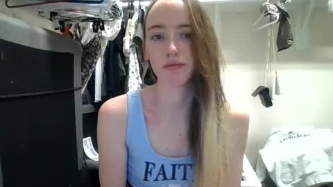 lunapixie2020 online show from 02-07-25, 06:24