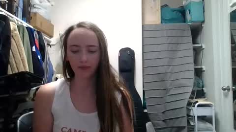 lunapixie2020 online show from 04-20-26, 06:05