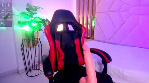 Luna online show from 04-22-26, 05:32