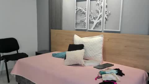 Luna  online show from 01-07-26, 06:43