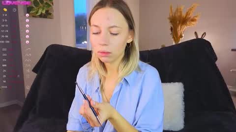 Kelly online show from 10-14-25, 02:40