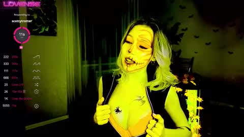 Kelly online show from 10-31-25, 02:40