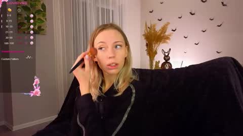 Kelly online show from 11-06-25, 04:30