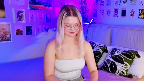 lunariafox online show from 04-08-26, 02:50