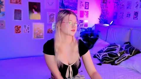 lunariafox online show from 04-09-26, 02:55