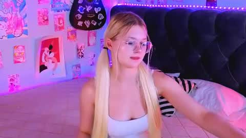 lunariafox online show from 07-15-26, 02:55