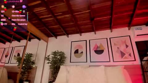 Luna Ruso  online show from 03-06-26, 07:54