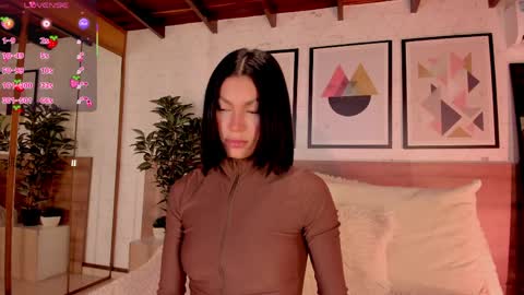 Luna Ruso  online show from 03-27-26, 07:57