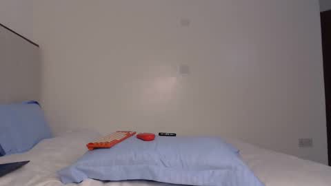 Luna online show from 04-21-26, 03:39