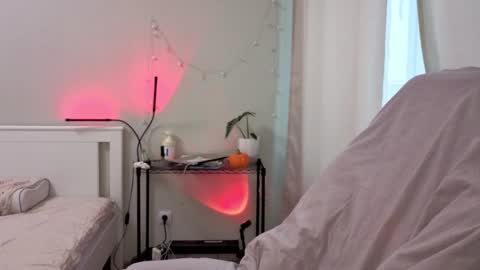 Kate online show from 10-02-25, 07:48