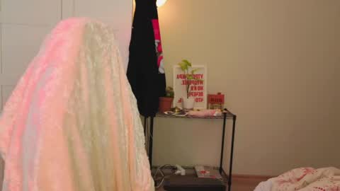 Kate online show from 04-24-26, 11:01