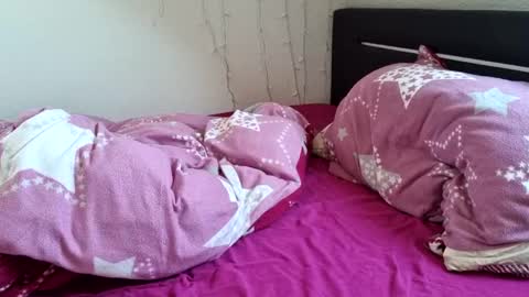 Snapshot of lunaticminx chatting on 12-31-24, 11:31 Luna powered by bitch dust online show from 12-31-24, 11:31