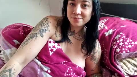 Snapshot of lunaticminx chatting on 01-07-25, 11:58 Luna powered by bitch dust online show from 01-07-25, 11:58