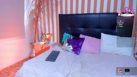 Luna Toledo online show from 11-27-25, 12:51