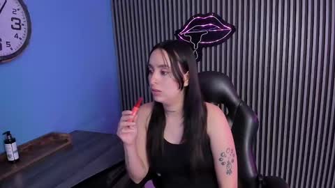 Snapshot of lunavelvet15 chatting on 09-09-25, 11:54  LUNA online show from 09-09-25, 11:54