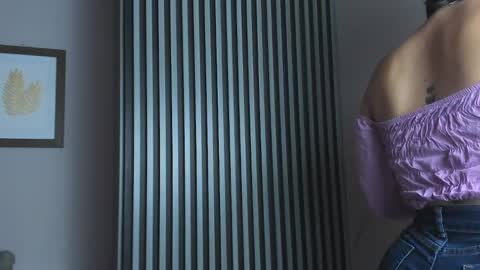 Snapshot of lunavelvet15 chatting on 09-10-25, 11:43  LUNA online show from 09-10-25, 11:43