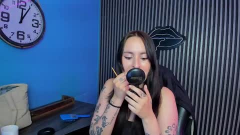 Snapshot of lunavelvet15 chatting on 09-30-25, 12:10  LUNA online show from 09-30-25, 12:10