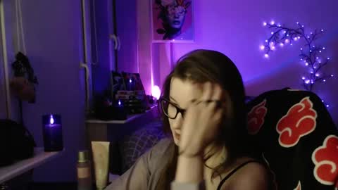 LunaXcherry online show from 04-29-26, 06:36