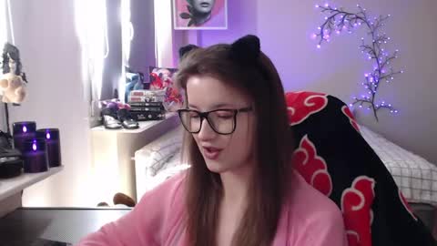 LunaXcherry online show from 05-01-26, 09:03
