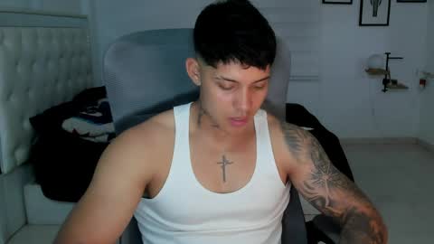 Snapshot of lunay_xtreemboy chatting on 05-14-26, 12:06 Lunay online show from 05-14-26, 12:06