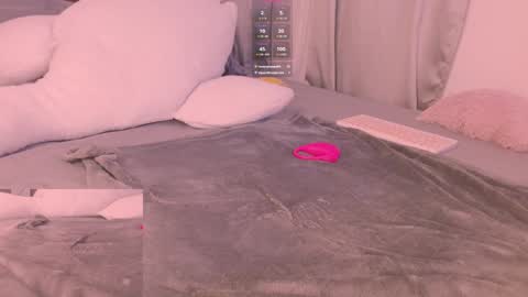 Snapshot of lunita_galaxy chatting on 01-19-25, 03:18 Luna Galaxy online show from 01-19-25, 03:18