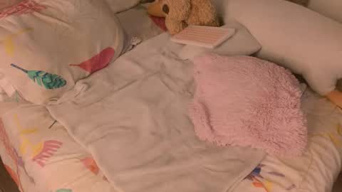 Snapshot of lunita_galaxy chatting on 09-11-25, 02:11 Luna Galaxy online show from 09-11-25, 02:11