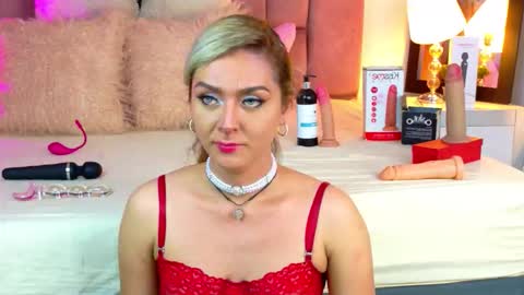 lunitadiva online show from 02-15-26, 05:20