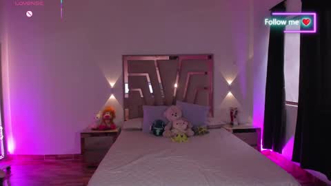 Snapshot of lunna_roosee chatting on 05-20-26, 05:41 LUNA ROSE online show from 05-20-26, 05:41