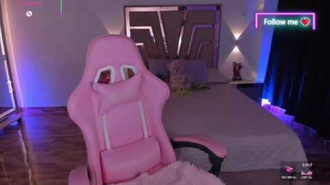 Snapshot of lunna_roosee chatting on 05-30-26, 02:41 LUNA ROSE online show from 05-30-26, 02:41