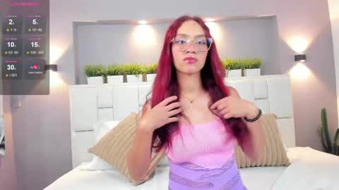 L U N N A online show from 10-12-25, 04:11