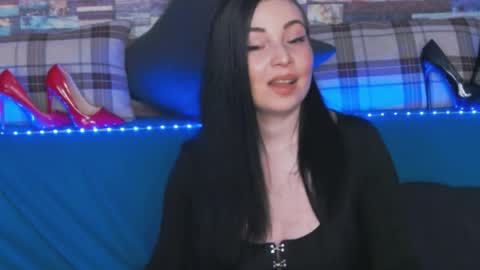 LunnaGray online show from 04-03-26, 04:54