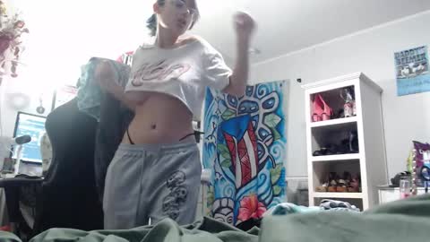 Snapshot of lunobbione chatting on 10-16-25, 01:17 Lunobbione online show from 10-16-25, 01:17