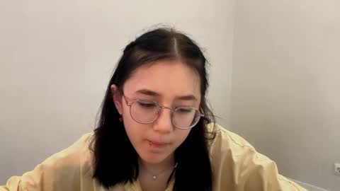 Snapshot of lupefaulker chatting on 05-08-26, 03:06 Roxie online show from 05-08-26, 03:06