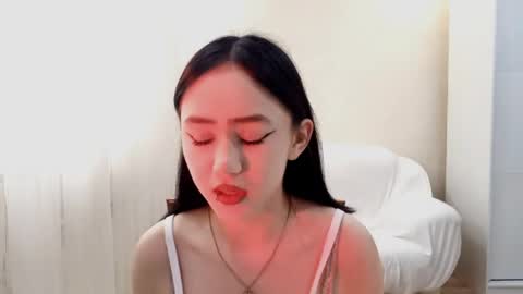 Snapshot of lupefaulker chatting on 06-02-26, 01:02 Roxie online show from 06-02-26, 01:02