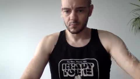 Snapshot of lupine_666 chatting on 10-15-25, 08:25 Lupine online show from 10-15-25, 08:25