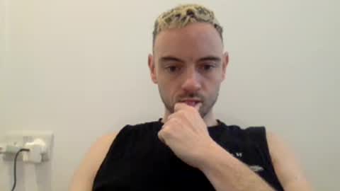 Snapshot of lupine_666 chatting on 10-31-25, 09:10 Lupine online show from 10-31-25, 09:10