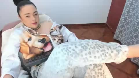 Snapshot of luscious86 chatting on 03-12-26, 01:01 PAULINA online show from 03-12-26, 01:01