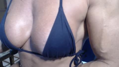 Snapshot of lusexyhot chatting on 01-12-25, 05:56 lusexyhot online show from 01-12-25, 05:56