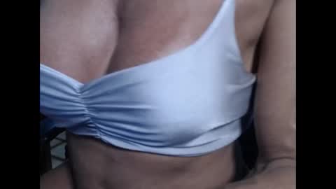 Snapshot of lusexyhot chatting on 01-21-25, 02:00 lusexyhot online show from 01-21-25, 02:00