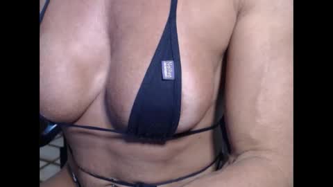 Snapshot of lusexyhot chatting on 02-04-25, 01:13 lusexyhot online show from 02-04-25, 01:13