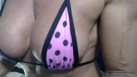 Snapshot of lusexyhot chatting on 05-25-26, 01:00 lusexyhot online show from 05-25-26, 01:00