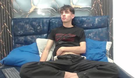 Snapshot of lust_demian chatting on 03-12-26, 12:00 lust_demian online show from 03-12-26, 12:00