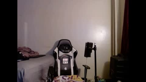 Snapshot of lust_j chatting on 09-10-25, 02:33 LUST online show from 09-10-25, 02:33