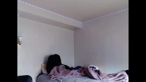 Snapshot of lust_j chatting on 09-21-25, 07:15 LUST online show from 09-21-25, 07:15