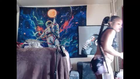 Snapshot of lust_j chatting on 10-23-25, 09:02 LUST online show from 10-23-25, 09:02