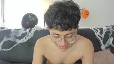 Snapshot of lustyguy18 chatting on 10-29-25, 05:58 Ander online show from 10-29-25, 05:58