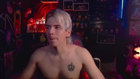 Snapshot of lustymatt chatting on 10-06-25, 05:27 lustymatt online show from 10-06-25, 05:27